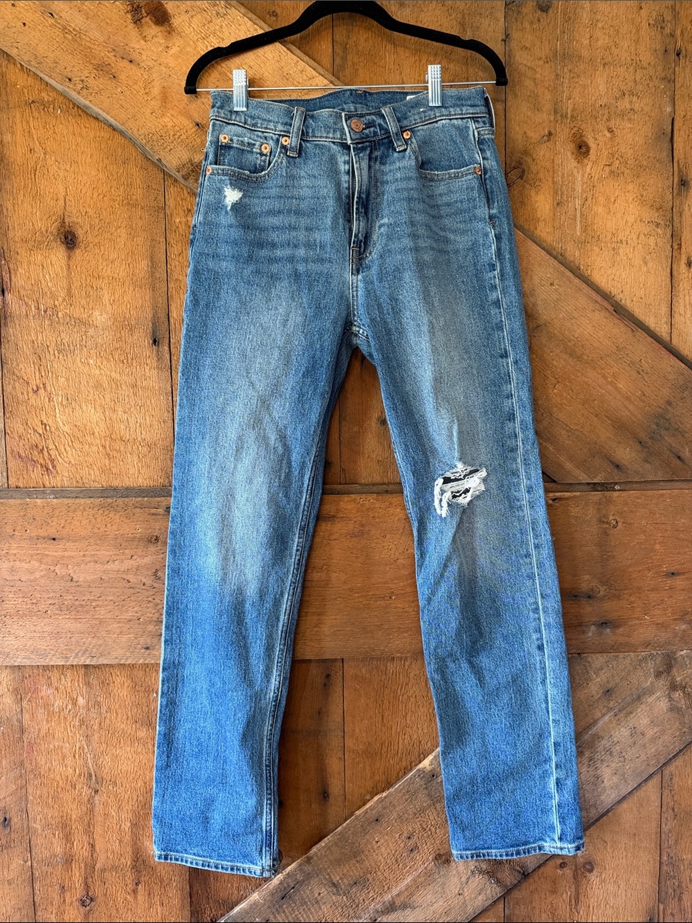 GAP Women's Medium Blue Straight-Leg Ripped Jeans